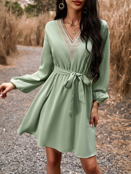 Women's elegant V-neck long-sleeved dress