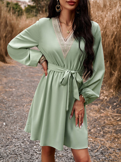 Women's elegant V-neck long-sleeved dress