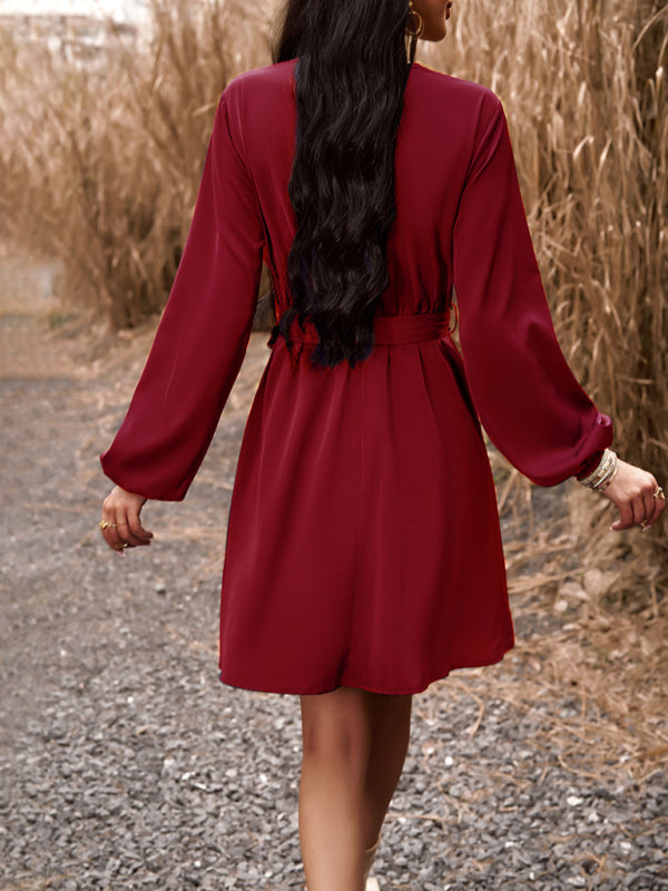 Women's elegant V-neck long-sleeved dress